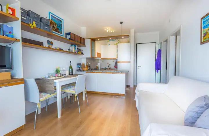 Appartamento Splendido attico, piscina e vista mare Lignano Sabbiadoro Esterno foto